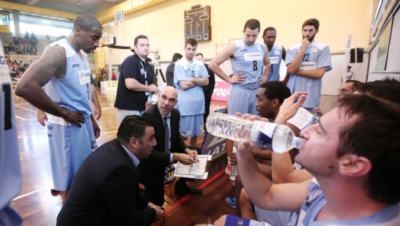 Βάρος στην άμυνα ο Κολοσσός