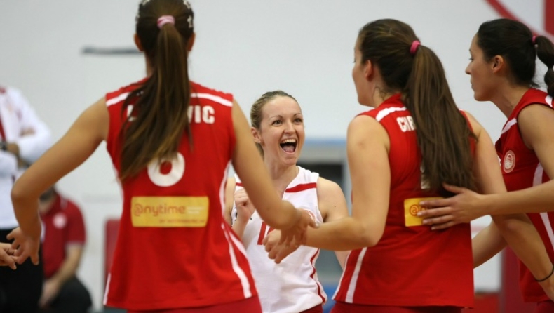 Προκρίνονται οι «ερυθρόλευκες»