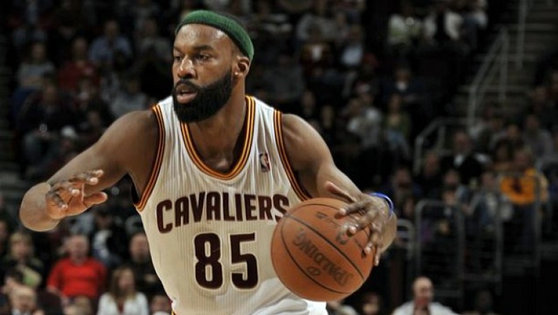 Ενάμιση μήνα εκτός ο Ντέιβις