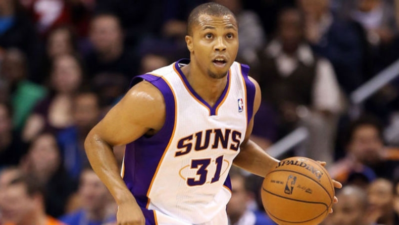 Στους Ράπτορς ο Τέλφεαρ