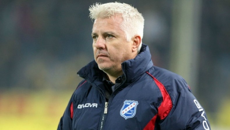 Παπακώστας και επίσημα