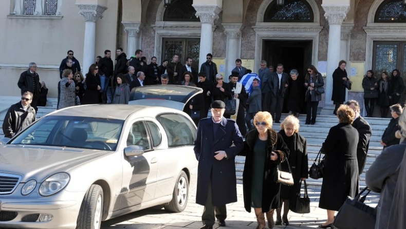 Το τελευταίο αντίο στον Στρατηγό