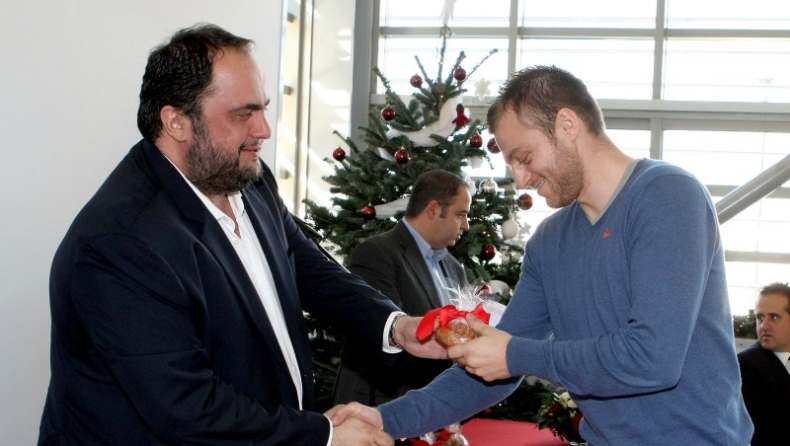 Προεδρικές επαφές και «παρεάκια»...