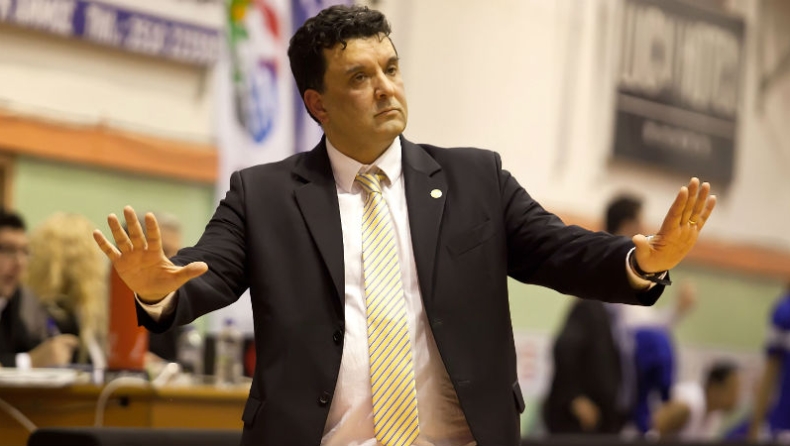 Συγκέντρωση και ομαδικότητα ζήτησε ο Αγγέλου