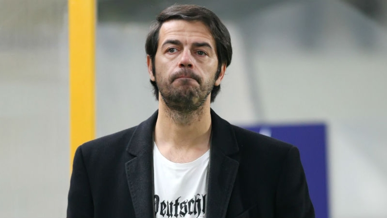 «Ντόπες» Κωστή στους παίκτες