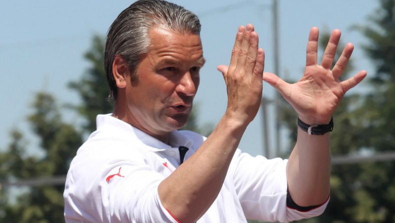 Στορκ: «Σύντομα η επαφή με Μίτσελ»