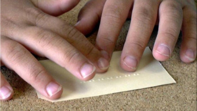 Ραγίζει καρδιές 12χρονος τυφλός μαθητής