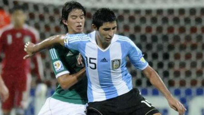 Έρχεται για να υπογράψει