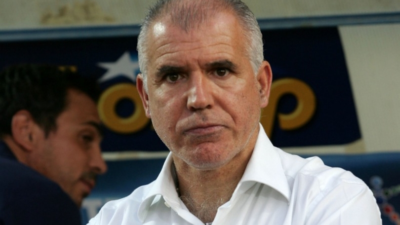 Κοιτάνε μπροστά στον ΟΦΗ