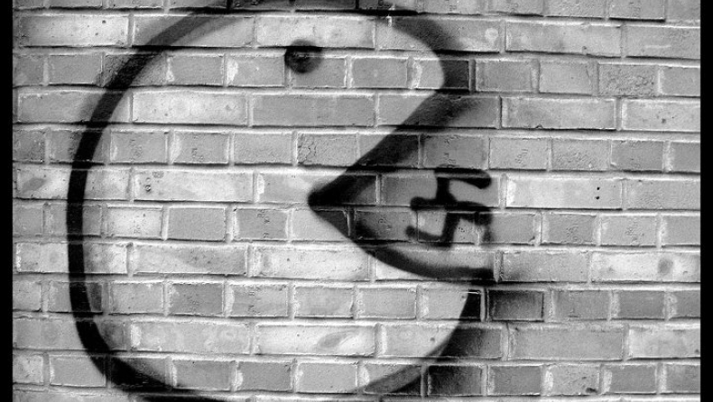 Ναζιστές στις πλατείες της Αθήνας! Αντισταθείτε!