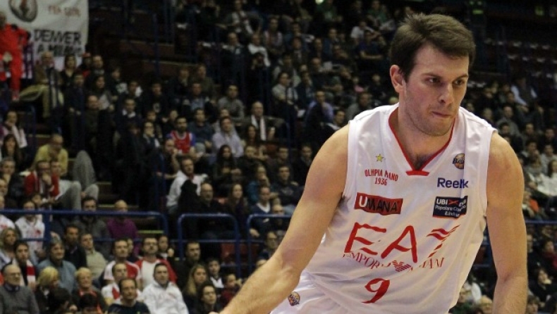 Τα... χρειάστηκε η Αρμάνι Τζινς