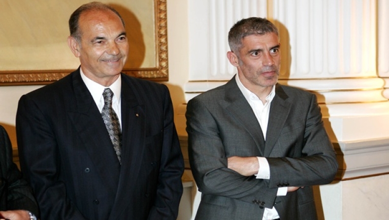 Διώξεις κατά Αντωνιάδη, Νικοπολίδη!