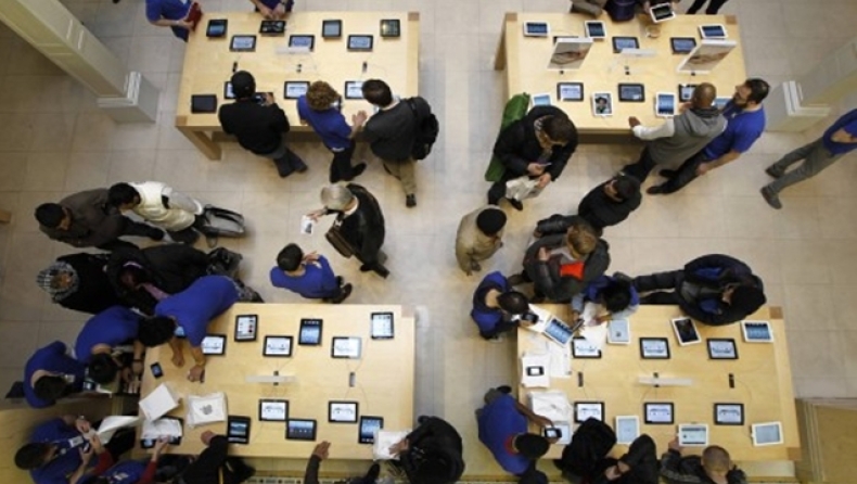 «Σήκωσαν» το μαγαζί της Apple κι έφυγαν με... λεωφορείο!