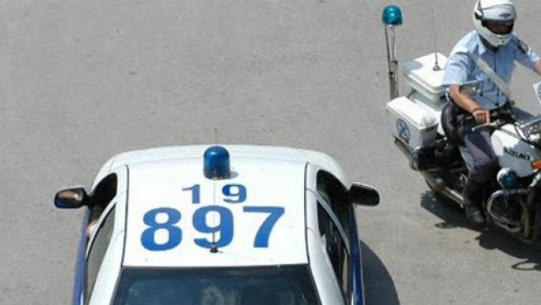 Γάζωσαν με καλάσνικοφ τράπεζα και περιπολικά