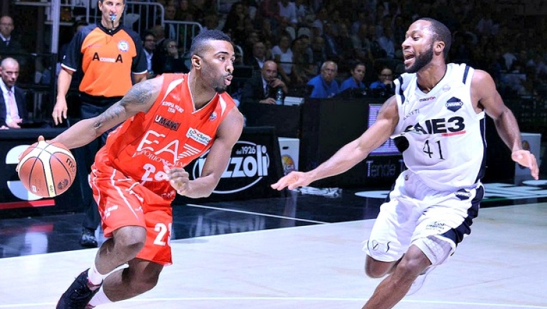 Δεν άντεξε στη Μπολόνια η Αρμάνι Τζινς