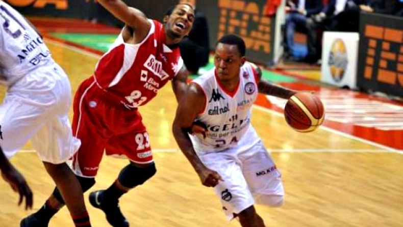 Έσπασε το... ρόδι η Σκαβολίνι