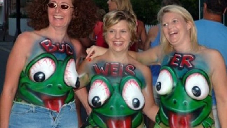 Τα "κορίτσια" έχουν κέφια (pics)