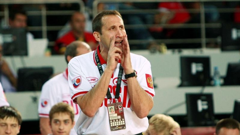 Ανεβαίνει στη λίστα ο Μπλατ