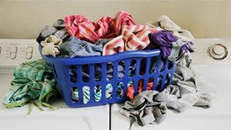 Μην απλώνετε την μπουγάδα στο σαλόνι