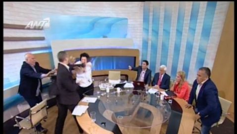Δεν έχει νόημα να κλωτσήσεις τον γάϊδαρο κι εσύ!