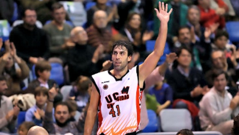 Επέστρεψε κι αποθεώθηκε ο Μπέρνι (vid)