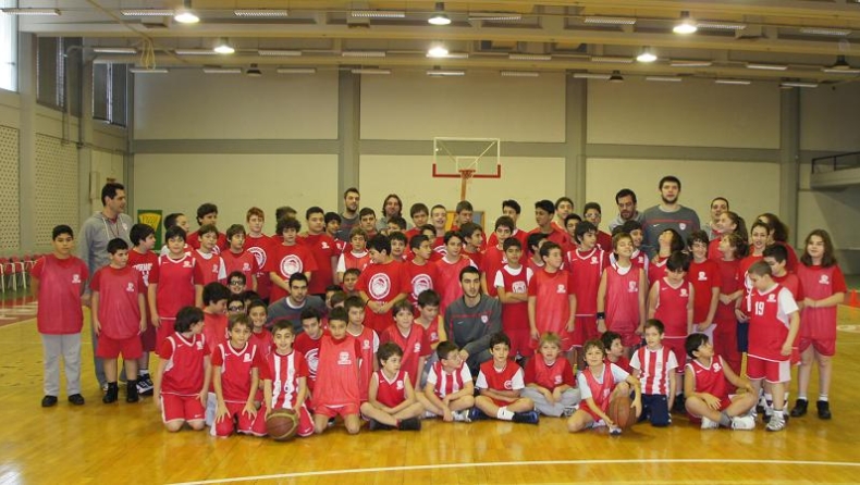 Οι «μικροί» δίπλα στους μικρούς