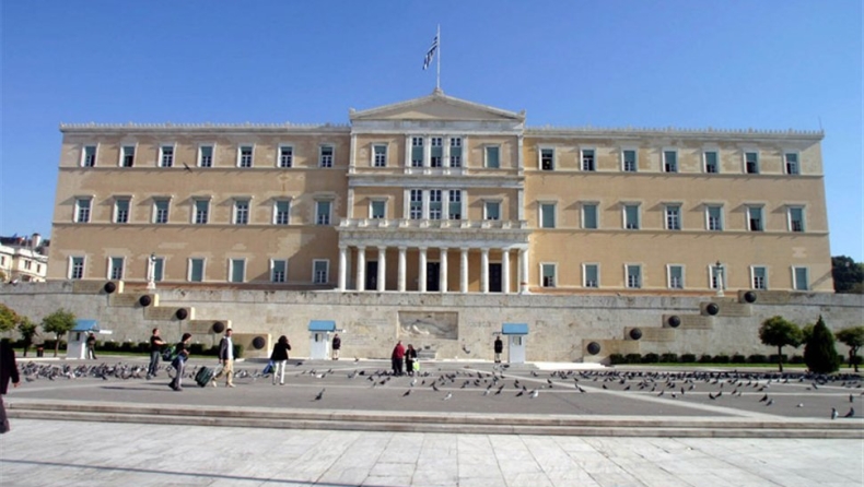 Δεν «σωζόμαστε» ούτε με 100 Μνημόνια
