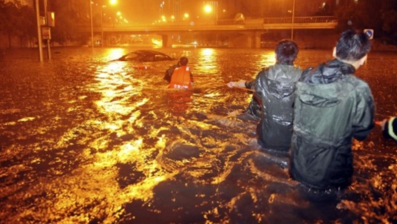 Φονική καταιγίδα στο Πεκίνο
