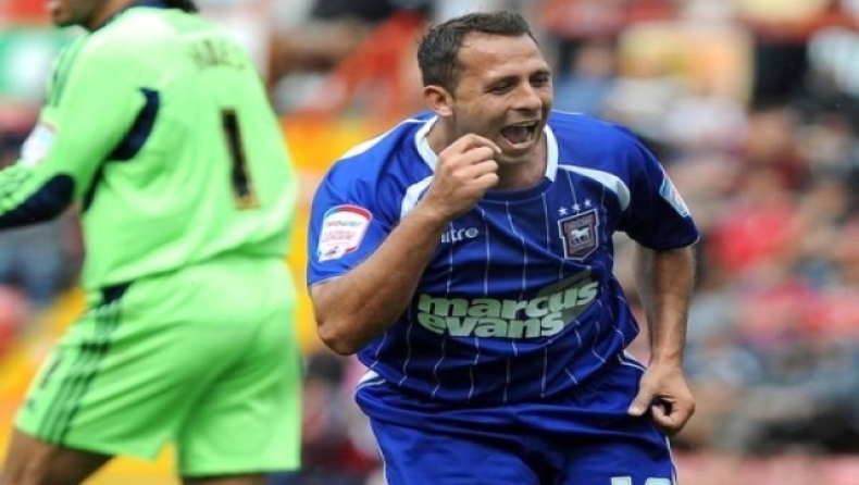 Πληρώνουν τα χρέη του Τσόπρα!