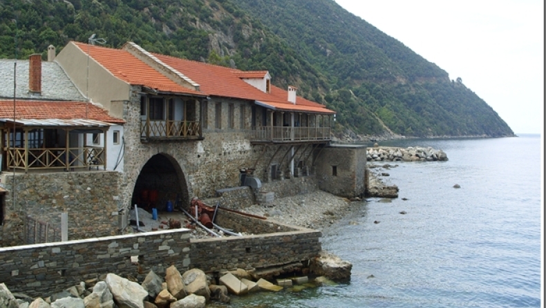 Με όπλα και ναρκωτικά στο Άγιο Όρος!