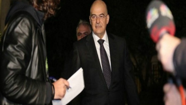 Στα Εξάρχεια ο Δένδιας