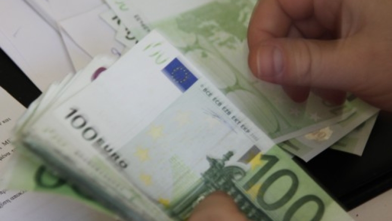 Δημόσιος υπάλληλος με 2,6 εκατ.