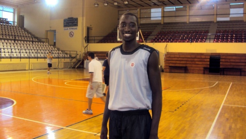 Με Φαγέ απέναντι σε Πανελευσινιακό