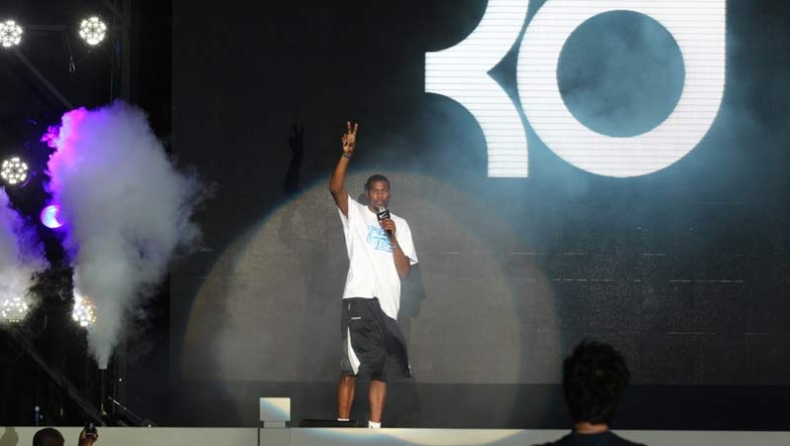 Στην Κίνα ο Ντουράντ!