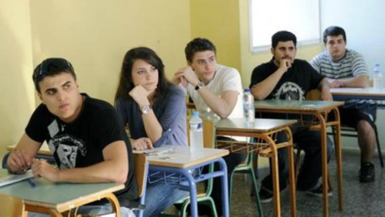 Πάνε σχολείο με οτοστόπ και σε καρότσες