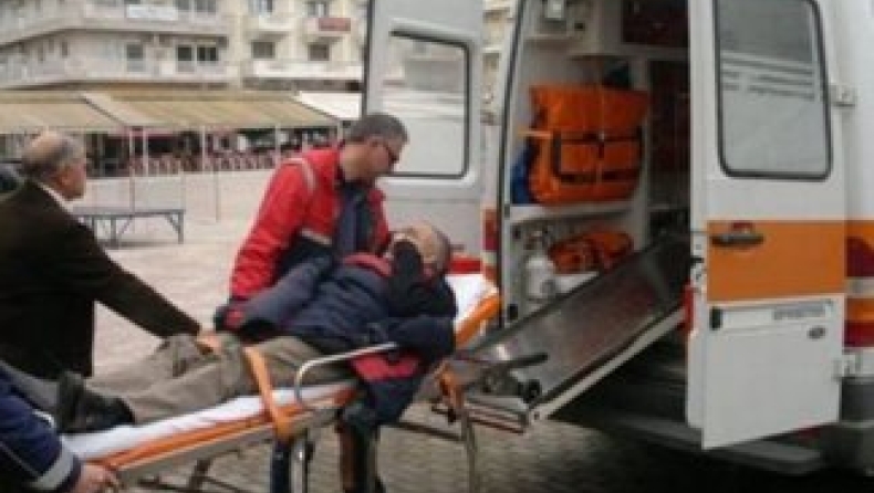 Κατέρρευσε ο καθηγητής απεργός πείνας