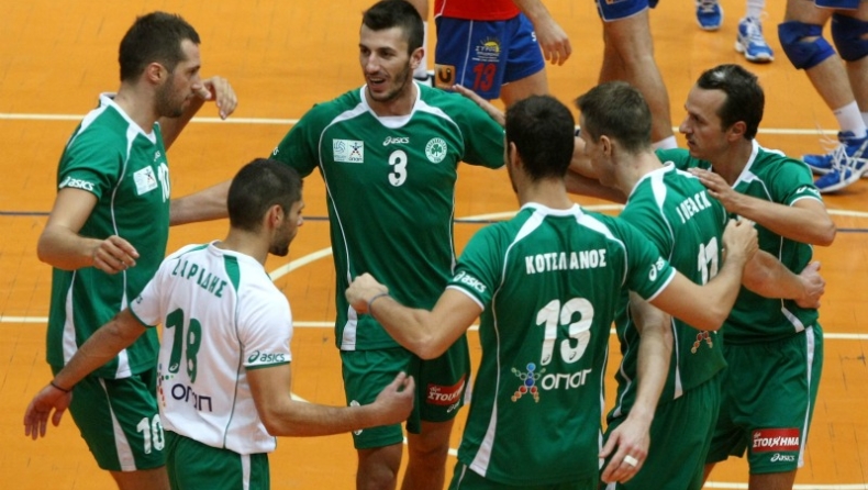 Αυλαία σε τρία μέτωπα