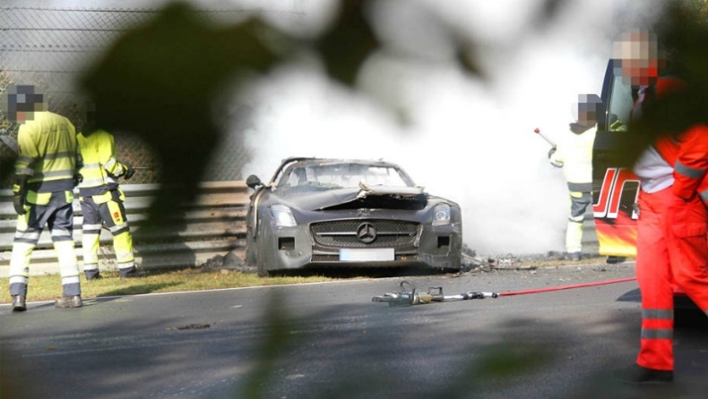 Καυτή Mercedes (pics)