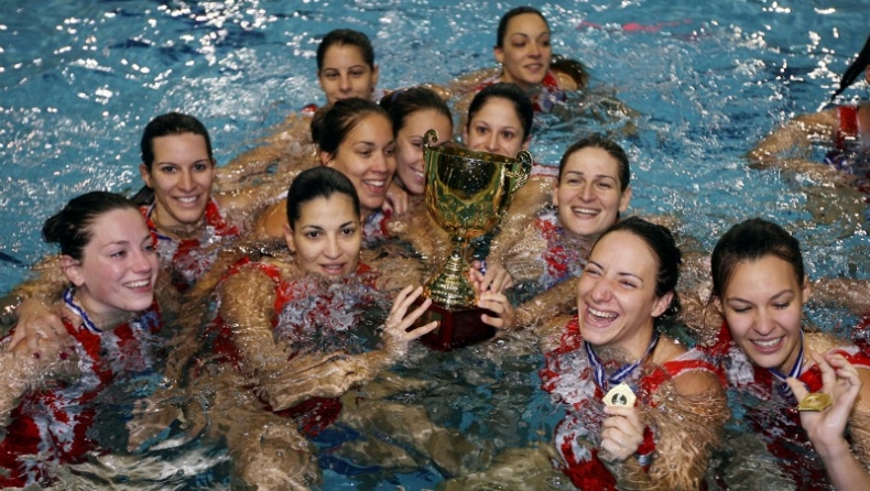 «Ερυθρόλευκες» γοργόνες