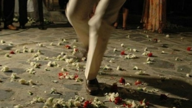 Τους έκλεβαν στο... γλέντι!