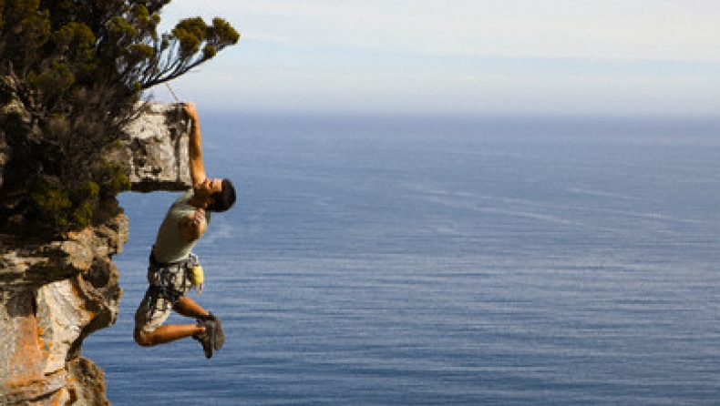 O «γκρεμός» των 11 δισ. ευρώ