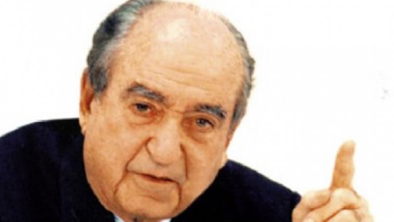 Ο Επίτιμος ετοιμάζει βιβλίο