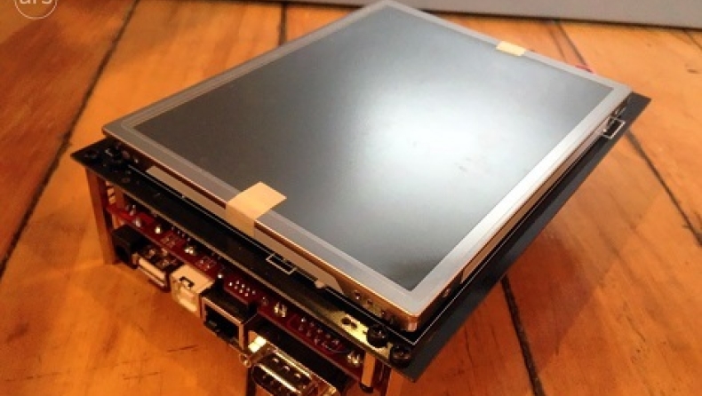 IPhone με διαστάσεις tablet και θύρες PC