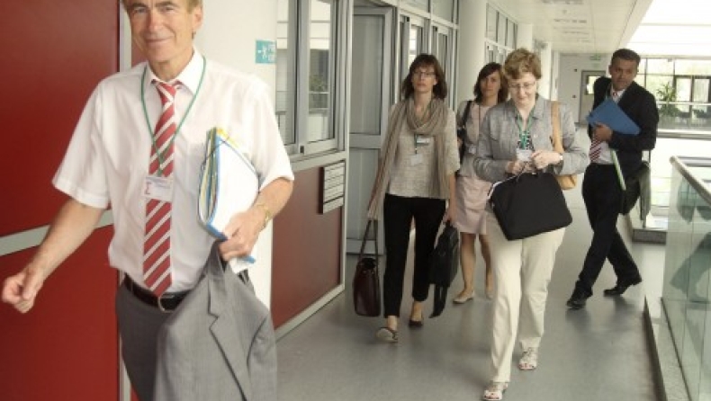 Στην κρεμάλα του μνημονίου και η Κύπρος