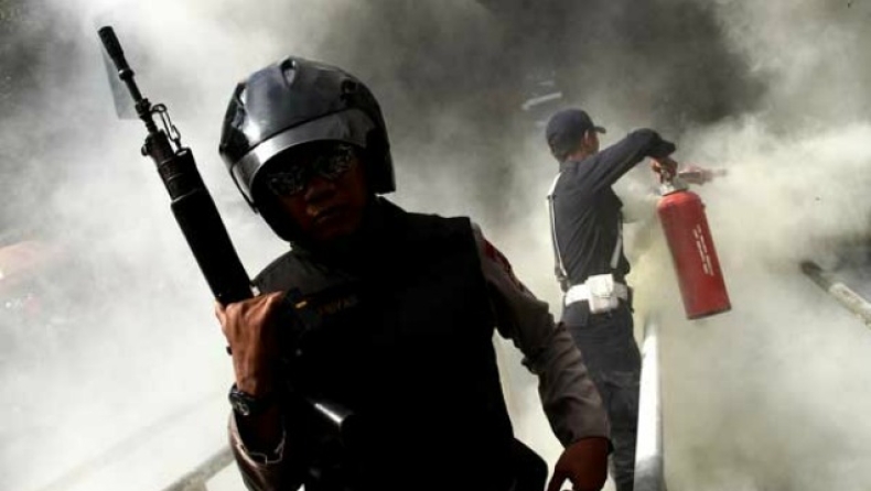 Χαμός και νεκροί στην Ινδονησία! (pics)