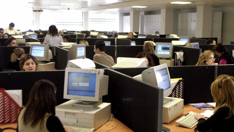 Απόλυση 26.000 δημοσίων υπαλλήλων ζητεί η τρόικα‏