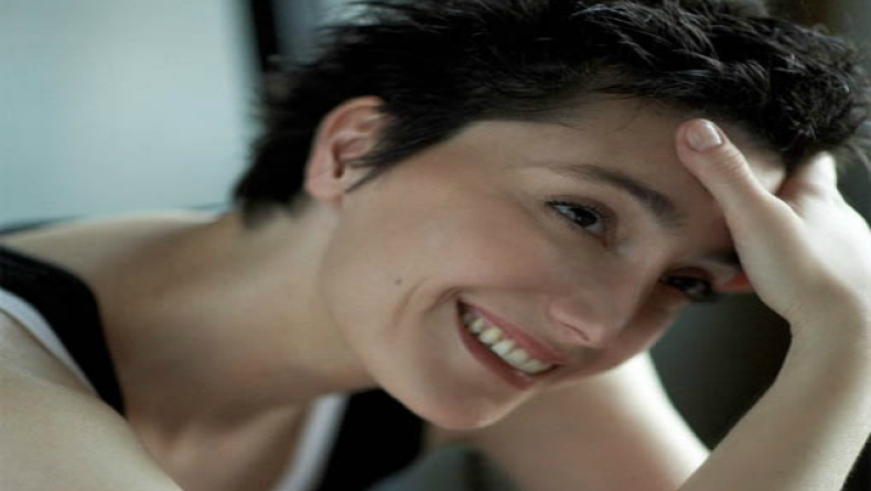 Η Ηρώ τραγουδάει Shirley Bassey στο Half Note