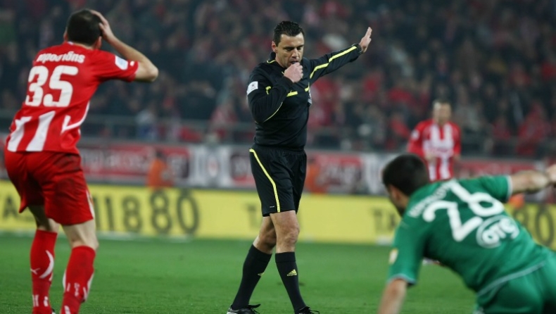 «Με πράσινα οι κουκουλοφόροι»