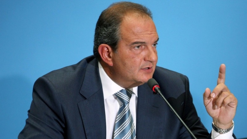 Του πέφτουν πλέον τα παντελόνια!