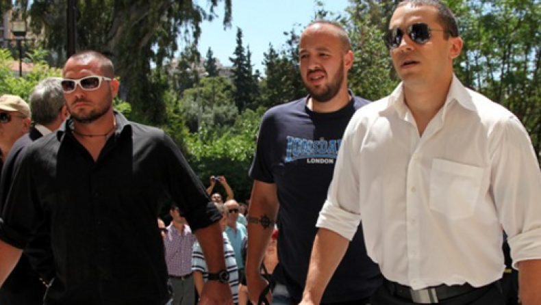 Δίκη Κασιδιάρη: Κορόιδευαν τον μάρτυρα οι Χρυσαυγίτες‏